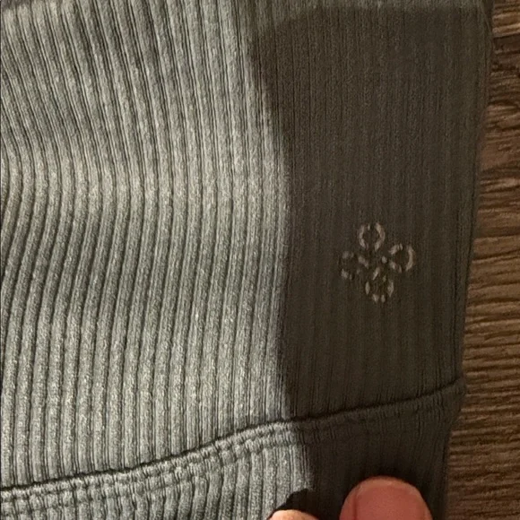 Shambhala Sage Green Ribbed 3/4 length Leggings - Picture 4 of 5